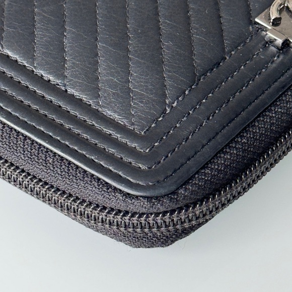 SOLD❌ Chanel Boy Zipped Wallet - Picture 6 of 13